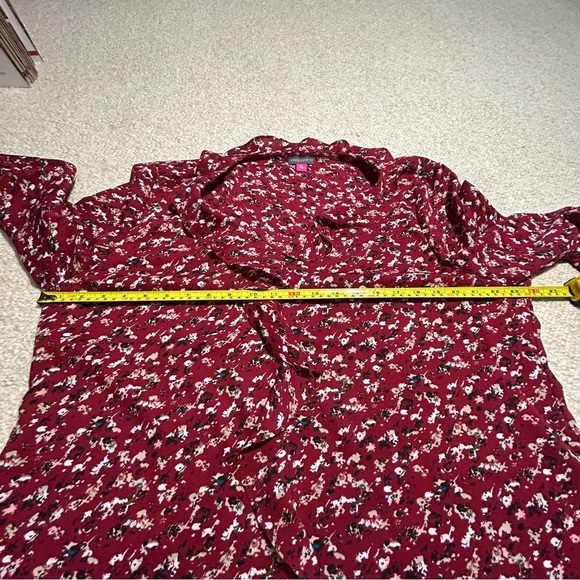 Vince Camuto Dark Red Floral Long Sleeve Blouse Size XL Ruffle V-Neck Collar - Picture 12 of 13